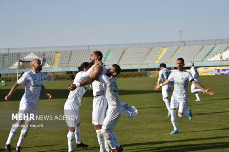 گل گهر در دربی کرمان شکفت/ برد مهم برای رحمتی مقابل منصوریان!