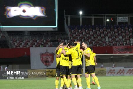 صعود سپاهان به رده دوم در غیاب پرسپولیس/ برد گل‌گهر و ذوب‌آهن