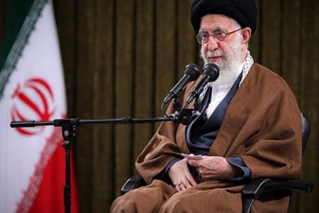 دوازده سال دوره دانش‌آموزی بزرگترین فرصت برای نهادینه کردن ارزش‌ها و آرمان‌های انقلاب است/ درس‌های بی‌فایده‌ مدارس حذف شود