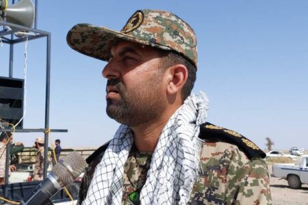 با احتکار کنندگان کالا  سخت برخورد خواهیم کرد