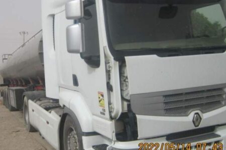 توقیف خودرو حامل۲۲ تن روغن قاچاق در ریگان