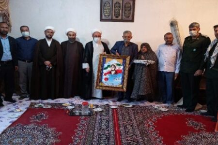 تجلیل از خانواده روحانی شهید غلامرضا رمضانی در بردسیر