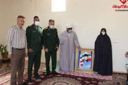 سرکشی از خانواده روحانی شهید علی هوشمندی
