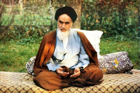 اخلاص امام خمینی(ره) باعث شد بر دلها حکومت و امامت کنند