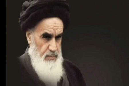 اهمیت روحانیت بر جامعه از دیدگاه امام خمینی(ره)