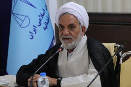 برخورد با مفاسد باید با جدیت دنبال شود