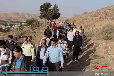 بمناسبت هفته عقیدتی سیاسی و هفته معلم پیاده روی کارکنان ادارات انجام شد.