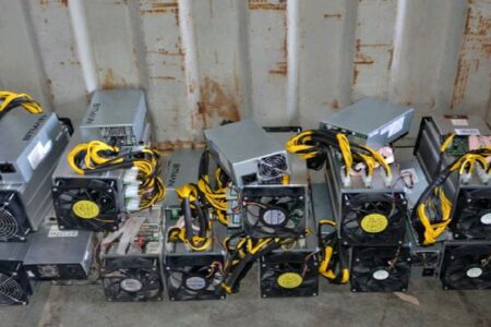 کشف و ضبط ۲۶۰ ماینرغیر مجاز در کرمان