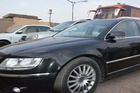 ماشین ۳۰ میلیاردی متوقف شد