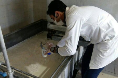 اجرای طرح پایش شیر خام در گاوداری‌های شهربابک