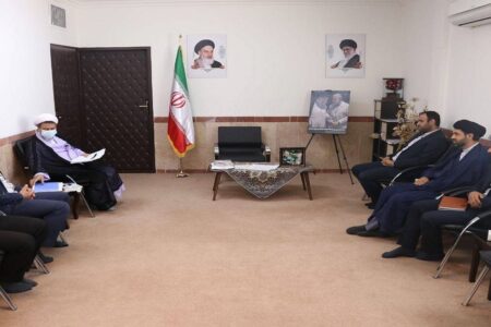 ائمه جمعه نقش موثری در ارتقاء شان و منزلت معلم دارند