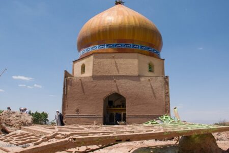آرامگاه تاریخی عارف زرندی مرمت می شود