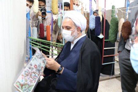 گره بر دار قالی زندان کرمان و گره گشایی از مددجویان