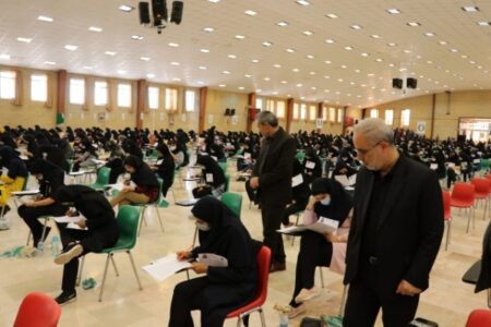 بازدید استاندار کرمان از روند برگزاری کنکور سراسری در شهر کرمان