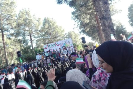 به همراه خانواده‌هایشان دربوستان شهداء این شهرستان برگزارشد