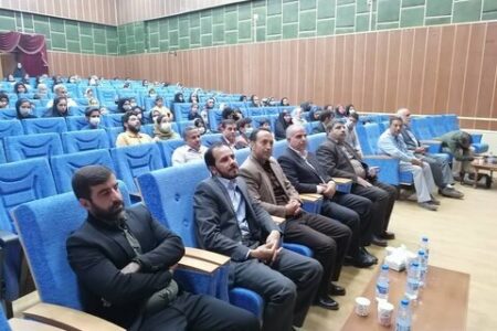 آیین اختتامیه یازدهمین جشنواره کتاب‌خوانی رضوی در شهرستان زرند برگزار شد