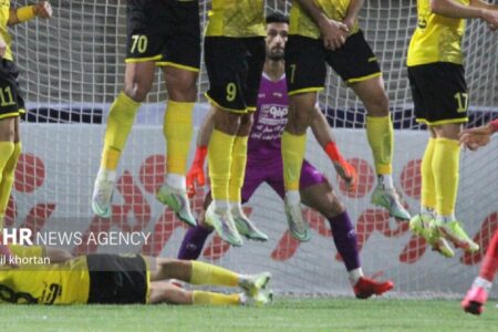 تساوی سپاهان با اراکی ها/ گل گهر جای فولاد در جدول را گرفت