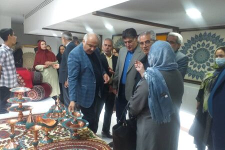 نمایشگاه پته‌دوزی فرامهر به مناسبت هفته صنایع‌دستی افتتاح شد