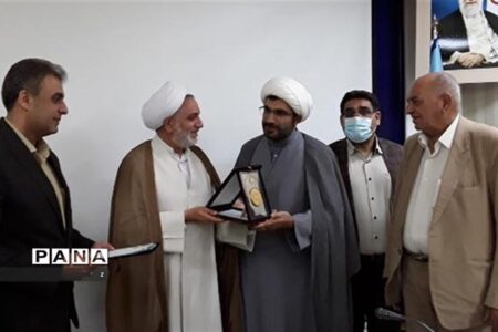 اهدای مدال جوانمردی و پهلوانی کشور به قاضی فداکار کرمانی