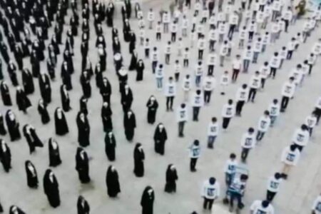 اجرای گروه سرود سلام فرمانده در شهداد