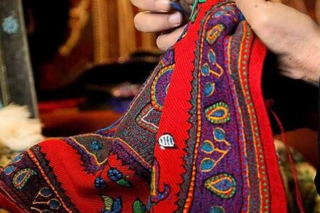 هنرمندان صنایع‌دستی کرمان برای برگزاری کارگاه‌های تولید زنده فراخوانده شدند