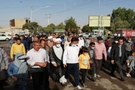 همایش پیاده روی خانوادگی در بردسیر برگزار شد