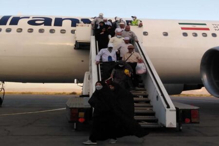 بازگشت حجاج کرمانی از سرزمین وحی