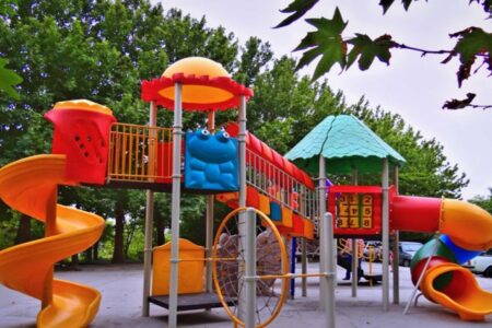 سارق وسایل معابر عمومی و پارک‌ها دستگیر شد