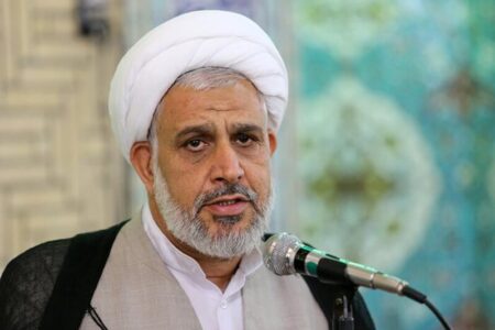 خطیب جمعه کرمان: آگاهی‌بخشی راه اصلی جلوگیری از آسیب‌های اجتماعی است
