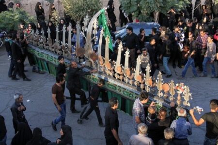 کتاب «آیین‌های محرم شهرستان زرند» منتشر می‌شود