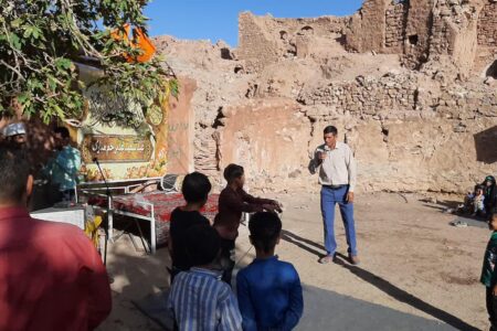 همایش پیاده روی خانوادگی در روستای شهرک طالقانی زرند  برگزارگردید
