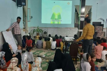 ۲۰ بسته معیشتی توسط حوزه ریحانه النبی (سلام الله علیها) سپاه زرند بین نیازمندان توزیع گردید