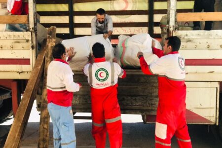 ارسال ۴۰۰۰ تخته موکت به هرمزگان/آماده باش هلال احمر کرمان