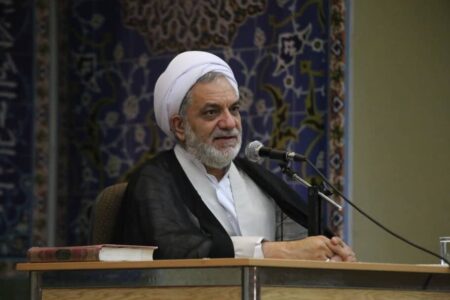 جمهوری اسلامی هزاران کیلومتر بیرون از مرزهای خود، از کشور دفاع می کند