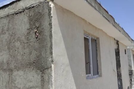 ۱۸ واحد مسکونی تحویل مددجویان دارای ۲ معلول بم شد