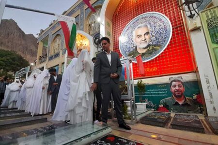 جشن ازدواج ۵۰ زوج جوان در جوار مرقد سردار دلها برگزار شد