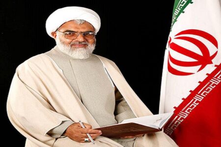 دولت و بخش خصوصی صنعت مناسب برای زیست عفیفانه را فراهم کنند/ ارائه معارف الهی در ابعاد مختلف وظیفه مرکز علمی است