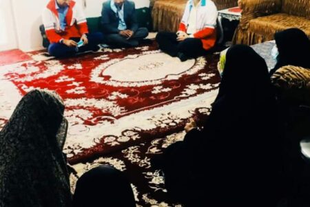 دیدار اعضای هلال احمر راین از خانواده های شهید سادات