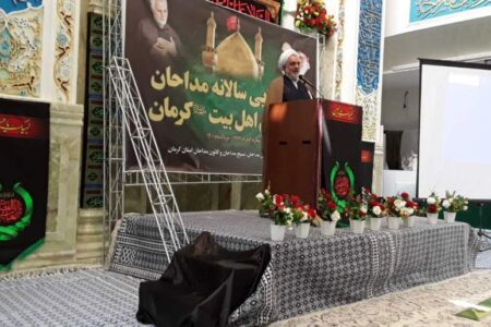 ترویج فرهنگ حسینی و عاشورایی انقلاب را بیمه می کند