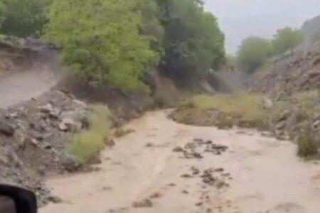 منطقه سرمشک و چهار روستای شهرستان رابر دچار آبگرفتگی و سیل شدند