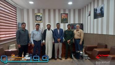 دیدار فرمانده حوزه مقاومت امام علی (ع)وجمعی از بسیجیان از پرسنل دادگاه عمومی بخش ماهان