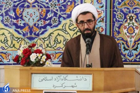 کارگزار نظام جمهوری اسلامی نباید مقابل زرق و برق دنیا بلغزد