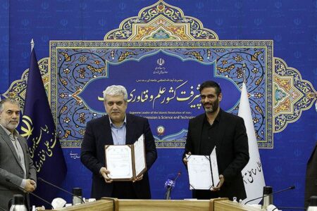 ستاری: رویکرد شرکت‌های دانش‌بنیان و خلاق در مناطق آزاد زمینه‌ساز صادرات محصولات ایران‌ساخت خواهد شد