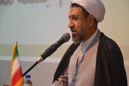 امام‌جمعه کرمان: زندگی شخصی و اجتماعی خود را با عاشورا ارتقا دهید