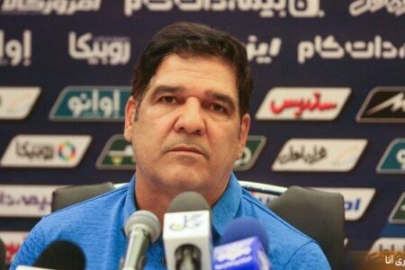 مهاجری: بازیکنانم مقابل استقلال دویدند و جنگیدند