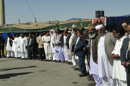 اسکان ۲۶ زائر پاکستانی توسط هلال احمر در باغین