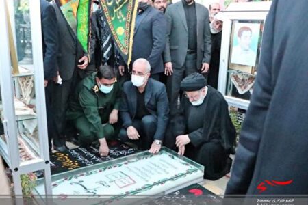 رئیس جمهور به مقام سپهبد شهید حاج قاسم سلیمانی ادای احترام کرد