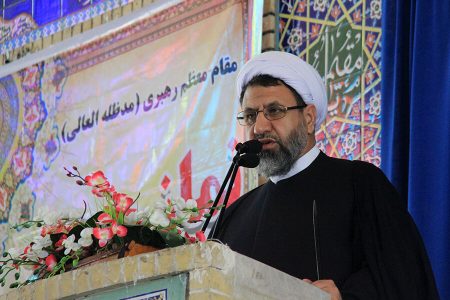 دشمن خود را خوب نشان می دهند تا فتنه نفاق اتفاق بیفتد/باید گلوگاه‌های فساد را بست