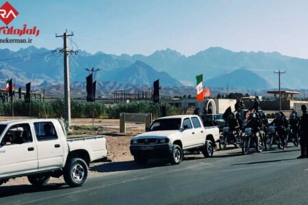 اجرای رژه بسیجیان گردان ها با یگان تکاوری نیرو فراجا در ماهان