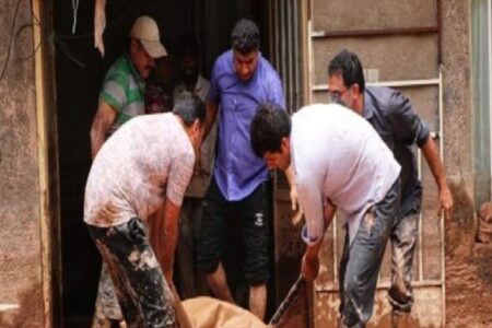 همت والای ۵۹۷ جهادگر بسیجی در سیل رفسنجان/ لزوم تأمین ۵۲ کانکس برای خانواده هایی که منازلشان تخریب شده است